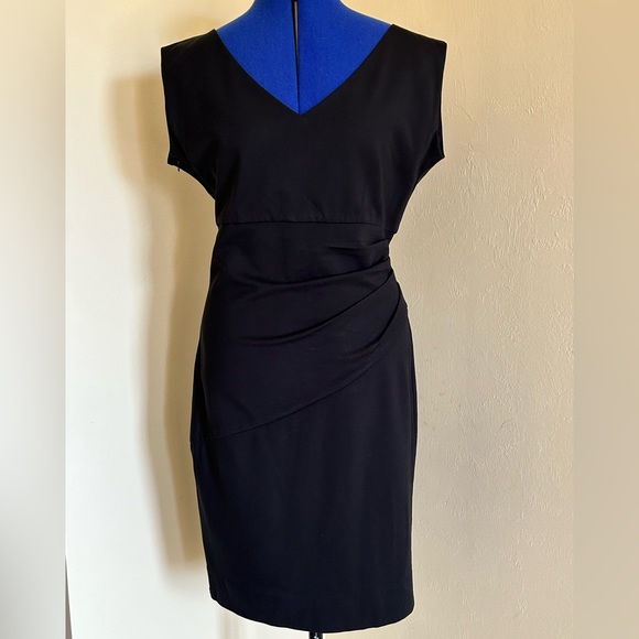 Diane Von Furstenberg Dresses & Skirts - DVF Diane von Furstenberg Ruched Side Black sheath Dress